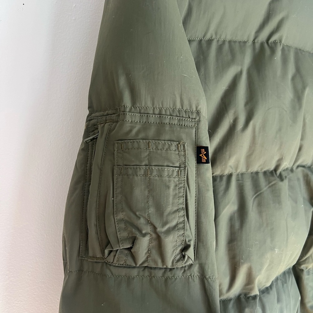 Alpha Industries Bomber Jacket - Picture 8 of 9